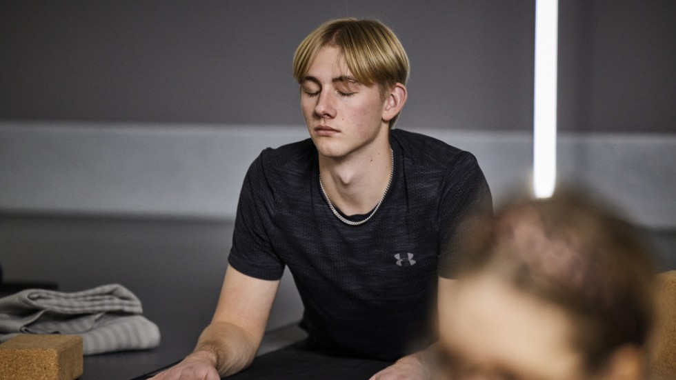 Vilka fördomar är du sugen på att utmana? Kan yoga vara något även för killar?