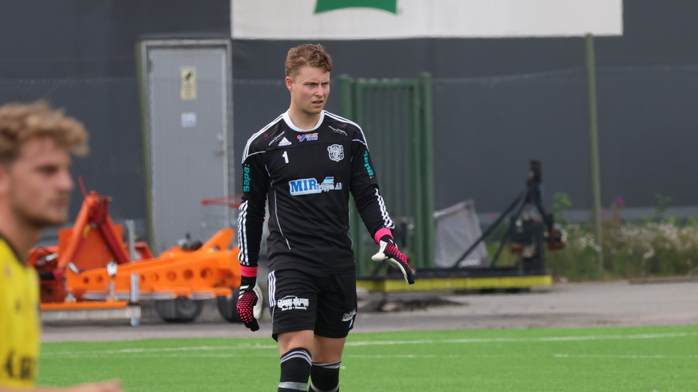 Gustaf Johanssons Vimmerby IF föll med 4-0 mot Hjulsbro men målvakten var en av få i laget som gjorde en bra match.