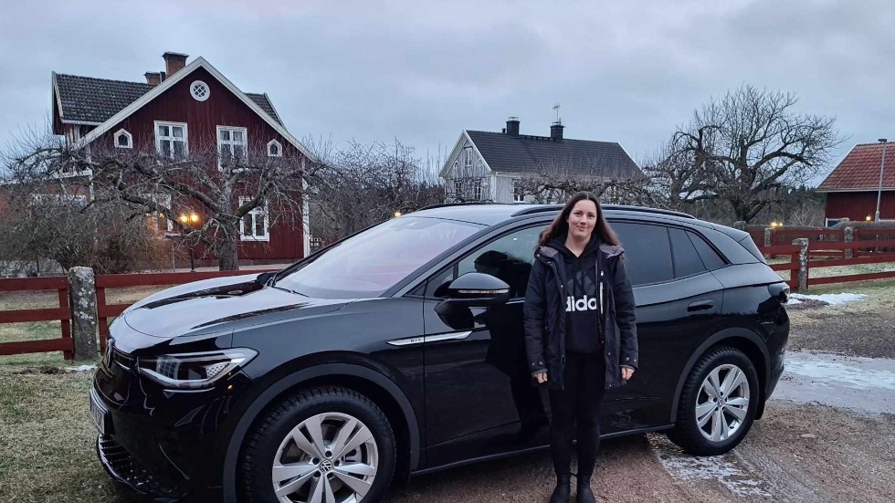 "Överlag är vi väldigt nöjda och hade vi gjort om köpet hade vi inte valt någonting annat", säger Lina Sällberg om valet att gå från fossilbil till laddbar bil.