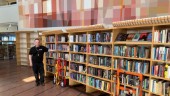 Fredriks unika uppfinning flyttar nästan 100 000 böcker när bibblan renoveras: "Har sparat väldigt mycket tid"