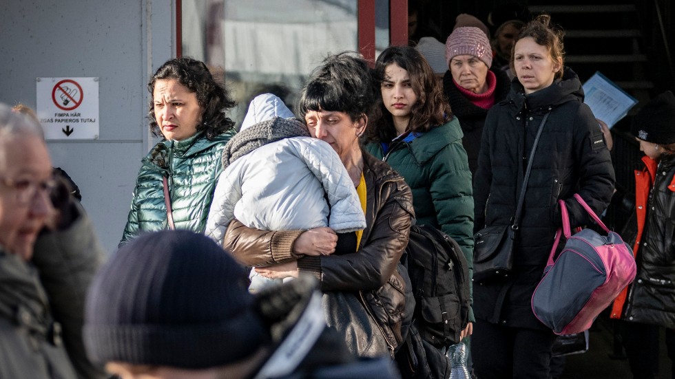 "Ukrainska flyktingar i Sverige behöver hjälp nu, idag. Det är orimligt att de familjer som står i frontlinjen för att skydda oss alla från ett vanvettigt Ryssland inte kan äta sig mätta", skriver Abetare Gashi (C).