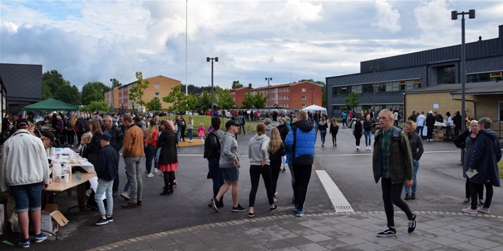 Värgårdsfestivalen, eller internationella kvällen lockar många besökare. En kväll där inkomsterna går till svenska Mount Elgonföreningen och Kimilili. Foto: Morgan Karlsson