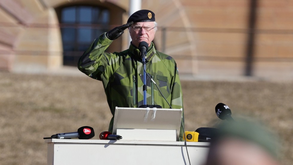 Kung Carl XVI Gustaf talar vid Livregementets husarer, K3, i Karlsborg.