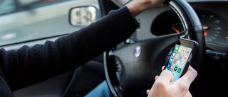 Bilförare åtalas för mobilanvändning