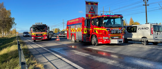 Trafiken rullar sakta igen efter stor krock på väg 97