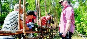 Gammaldags gärdsgård populär på villatomter