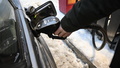Dieseln under 18 kronor – bensinpriset höjs