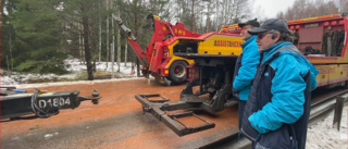 TV: Utdraget arbete med att bärga lastbilen i Pelarnebacken