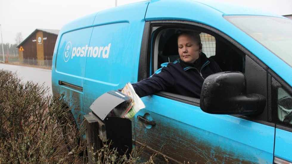 Övergången till nya postnummer gick inte helt smärtfritt. Men det beror inte på omläggningen i sig, utan all post kom inte med till Hultsfreds kommun på grund av en trasig postbil. Den posten kommer delas ut under tisdagen istället.