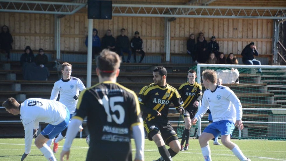 Södra Vi och VIF Akademi spelade oavgjort, 2–2.