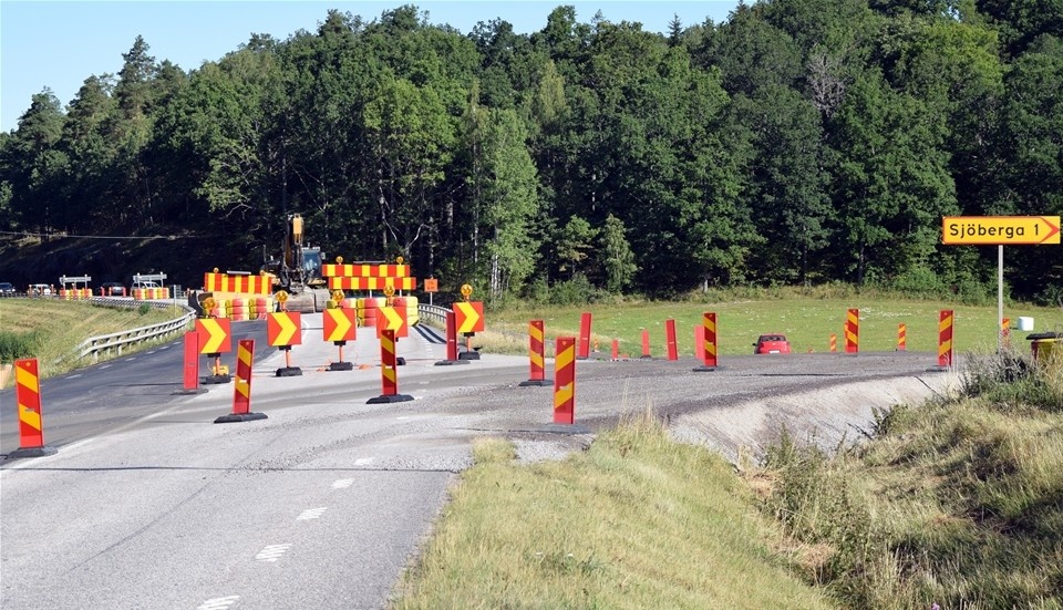 Vid Eda har Trafikverket öppnat en tillfällig vägsträcka medan de skall göra en viltpassage under vägen för att säkra trafiken. Foto: Morgan Karlsson