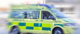 Två förda med ambulans till sjukhus