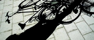 Cyklar för över 30 000 kronor stals