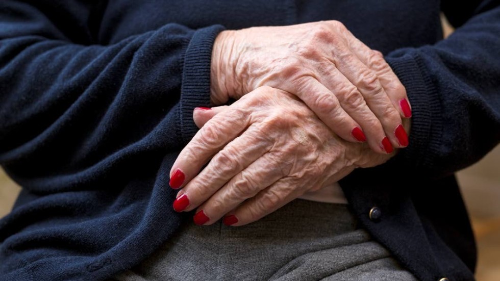 Åldrande befolkning gör att antalet personer som insjuknar i demens kommer att fördubblas till 2050.