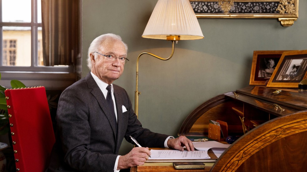 Skribenten menar att Sveriges kung, Carl XVI Gustaf, har rätt.