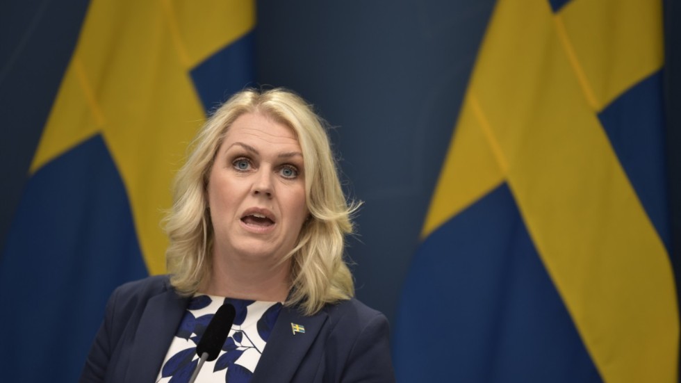 Lena Hallengren socialminister. 