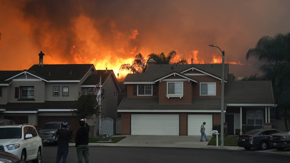 Runt om i världen ser vi förfärande effekter av ett förändrat klimat. De våldsamma bränderna i Kalifornien är bara ett av många exempel.