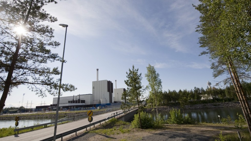 Det finns många möjliga säkerhetsproblem med den förvarsmetod som kärnkraftindustrin och dess kärnavfallsbolag SKB har valt, skriver Johan Swahn och Åsa Lindstrand.