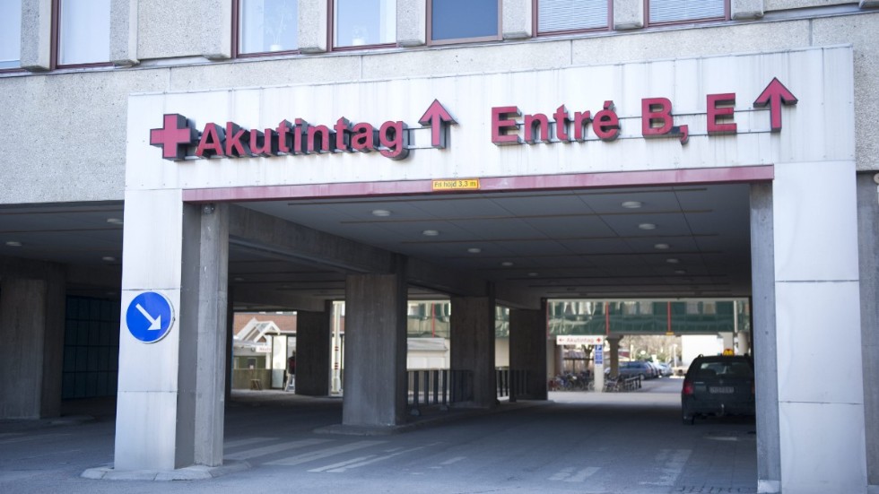 En skottskadad man fördes till Universitetssjukhuset i Örebro. Arkivbild.