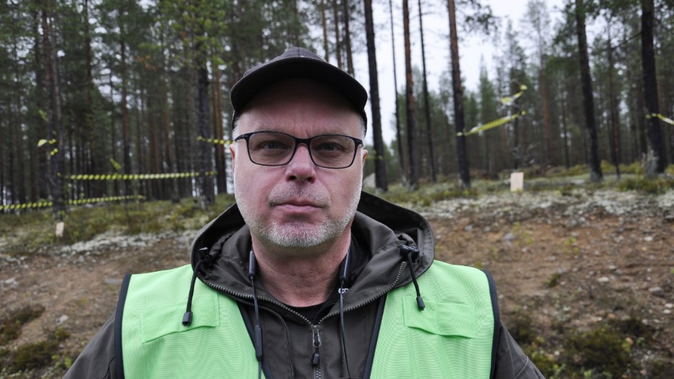 Insatsledaren Christer Lindbäck meddelade på lördagen att sökpatrullerna inte hittat några spår efter den försvunne haradsbon.