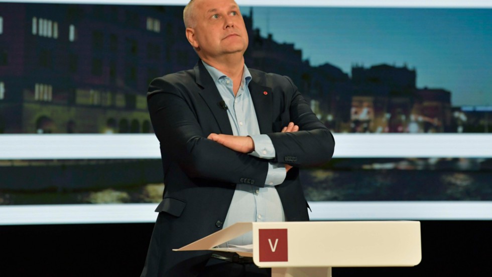 Omständigheterna gjorde att Jonas Sjöstedt gav statsminister Stefan Löfven (S) några veckor på sig att lämna besked.
