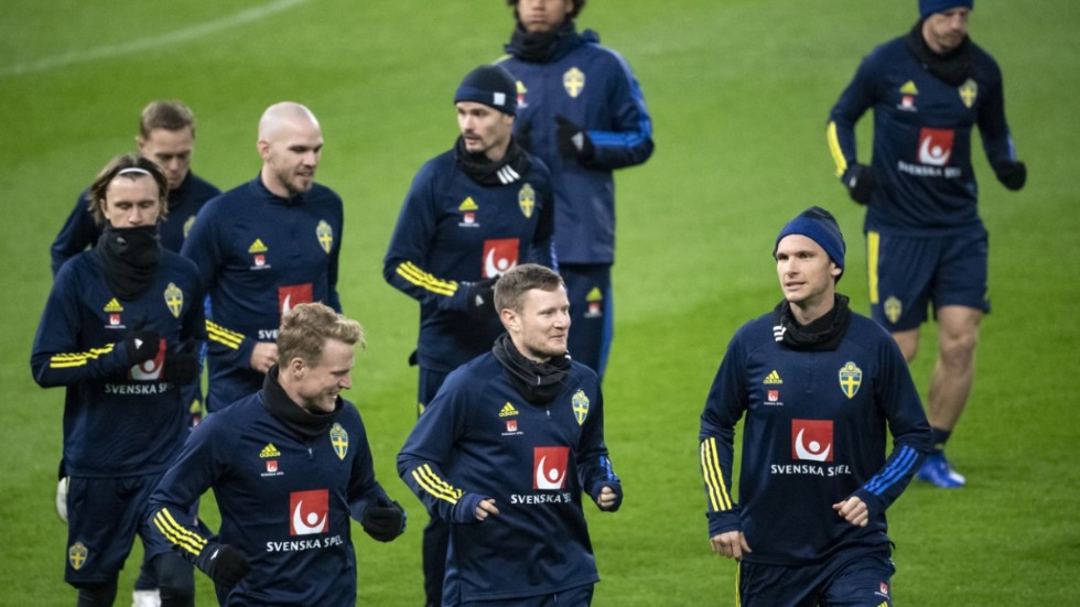 Det svenska landslaget på träningen inför kvällens landskamp mot Danmark.