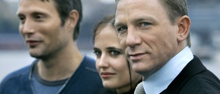 Daniel Craig tar tårfyllt farväl till Bond