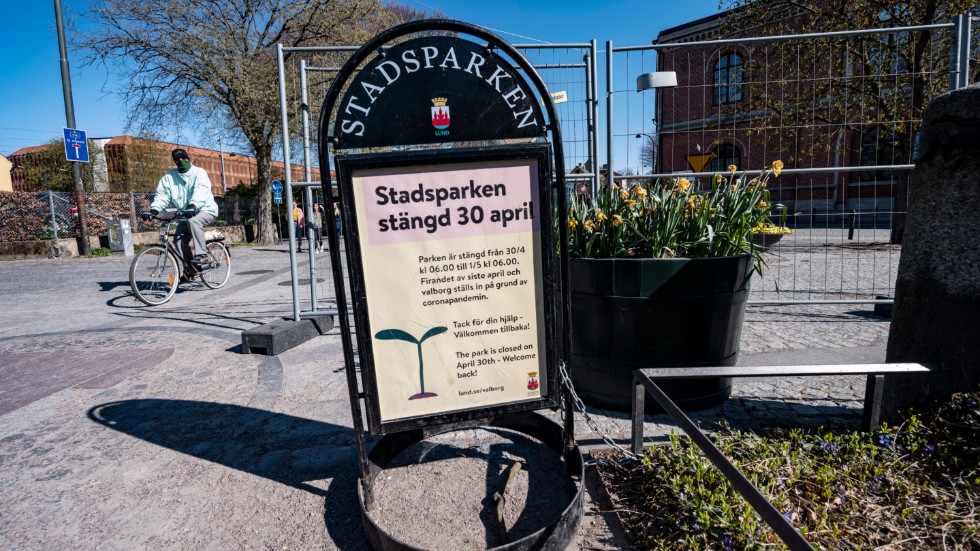 Lund var en av kommunerna som beslutade om tillfälligt vistelseförbud på allmän plats med stöd av pandemilagen. Stadsparken, där 25|000-30|000 studenter brukar samlas på Valborg, hölls stängd mellan 06.00 den 30 april och 24 timmar framåt. Arkivbild.