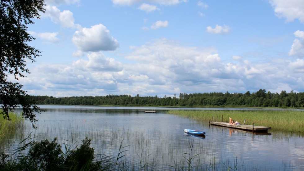 Vid Gränssjöns badplats, i Spångenäs visade termometern på 25 grader. 