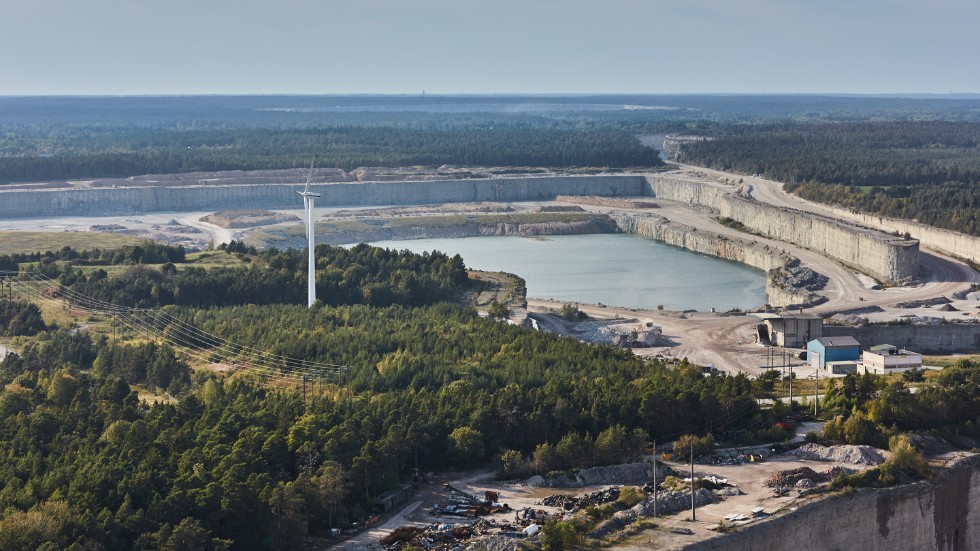 Bild från täkten i anslutning till Cementas fabrik i Slite på Gotland.
