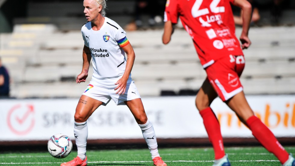 Landslagskaptenen Caroline Seger är tillbaka i vardagen efter OS-silvret i Japan. Rosengård körde över Örebro med 6–0 i den damallsvenska omstarten.