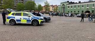 Demonstration på Vaksala torg – polis var på plats
