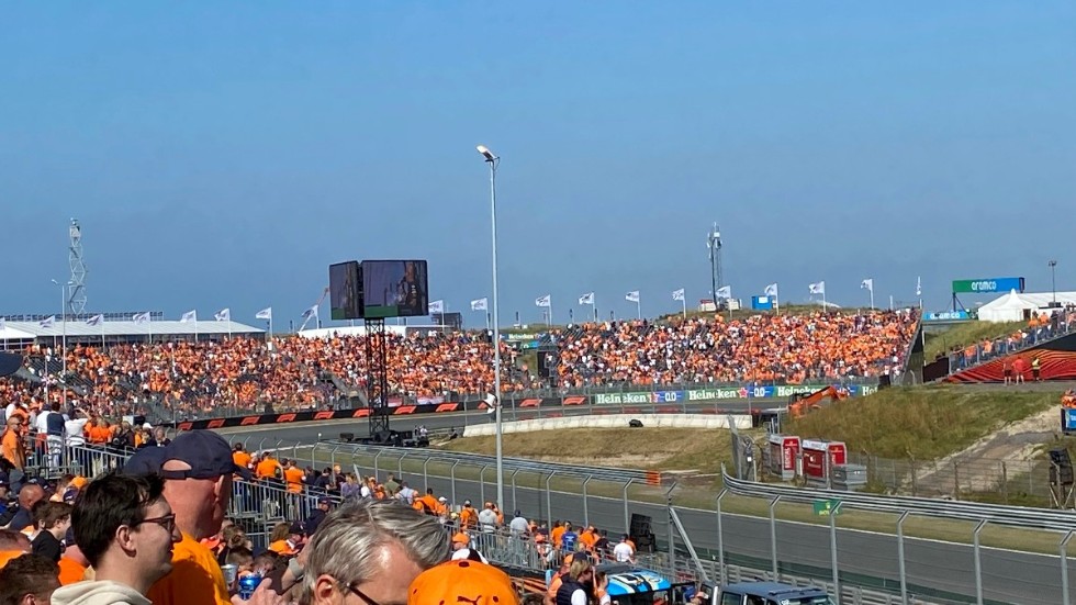 När Formel 1 kom till Zandvoort i Nederländera kunde tävlingen genomföras inför 70 000 åskådare, enbart tack vare tydliga regler om covidpass.