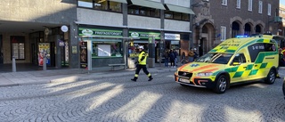 Cyklist till sjukhus med ambulans efter att ha blivit påkörd vid Fristadstorget