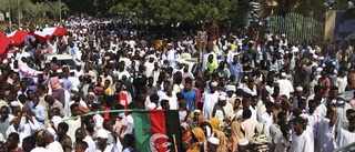 Massiv protest mot regeringen i Sudan