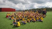 Fotbollsskolan lockade fler än 100 barn till Larslunda 