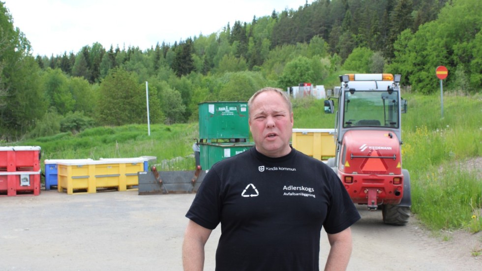 Här ska Kindaborna kunna ge gamla prylar nytt liv vid Adleskogs avfallsanläggning. "Det är många som har frågat efter den här möjligheten", säger driftledare Tommy Johansson.