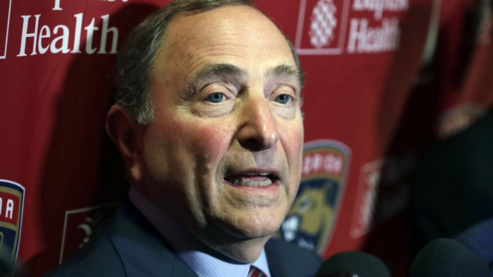 NHL-kommissionären Gary Bettman är orolig och bekymrad. Arkivbild.