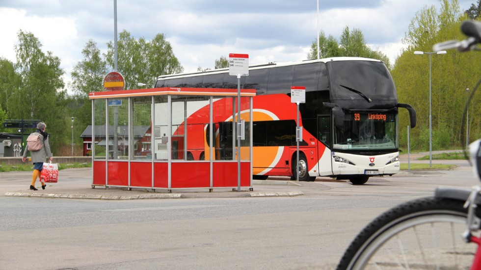 Som en åtgärd i coronapandemin köpte Kinda kommun in en extrabuss för eleverna i Rimforsa. När höstterminen börjar kommer bussen inte längre att gå.
