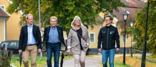 Den nya "regeringen" i Finspång presenterades • S dissade V och KD: "Står närmare Liberalerna"