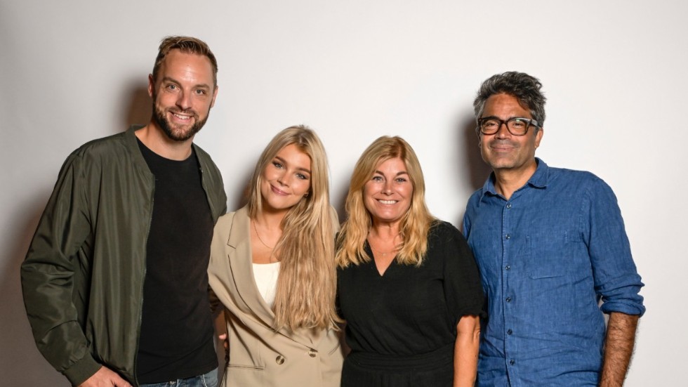 Robin Paulsson, Kristina Petrushina, Pernilla Wahlgren och David Batra från nya humorsatsningen "Komiker utan gränser".