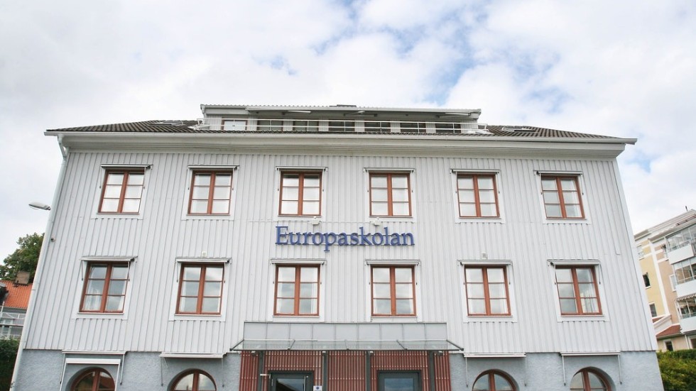 Europaskolan i Strängnäs är en av de friskolor som drar många elever till sig. Samarbete mellan de kommunala och fristående skolorna för att utjämna skillnaderna mellan verksamheterna kan vara klokt. 
