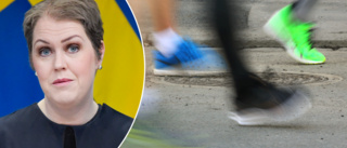 Socialministern Lena Hallengren (S) snörar på sig löparskorna – deltar i KK-joggen: "Hon kommer att vara med och springa"