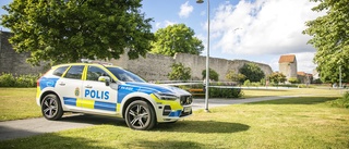 Gärningsman gripen – misstänkt för mordförsök i centrala Visby • Man förd till sjukhus
