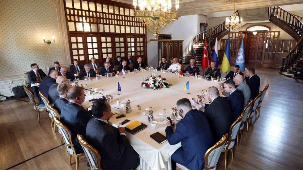 Ukrainska och ryska delegationer träffades i Turkiet för att lösa frågan om spannmålsblockaden.
