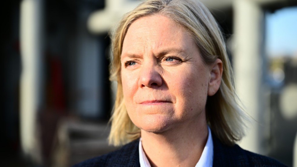 Statsminister Magdalena Andersson (S) håller en pressträff i samband med att hon besöker kustbevakningsfartyget Amfitrite Karlskrona.