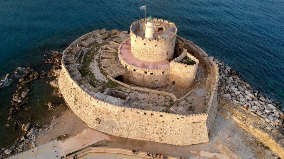 Fyren i fortet Agios Nikolaos är en av byggnaderna som har övervakats inom ramarna för EU-projektet Hyperion.