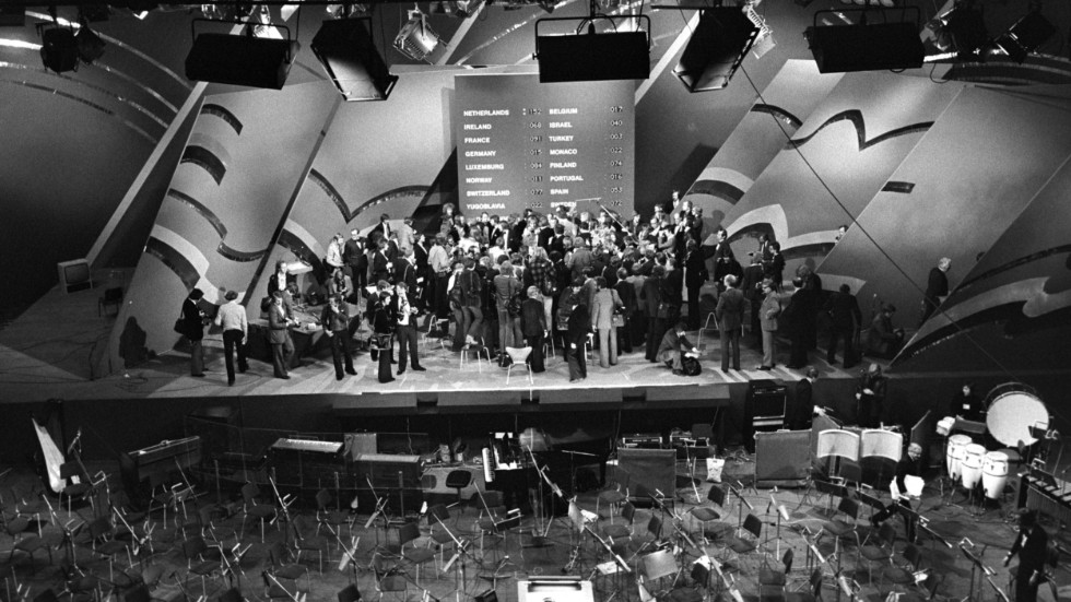 Den nederländska popgruppen Teach-In hyllas på Älvsjömässans scen efter att ha vunnit Eurovisionfinalen 1975 med bidraget "Ding a-dong". Det var första gången Sverige arrangerade tävlingen. Arkivbild.