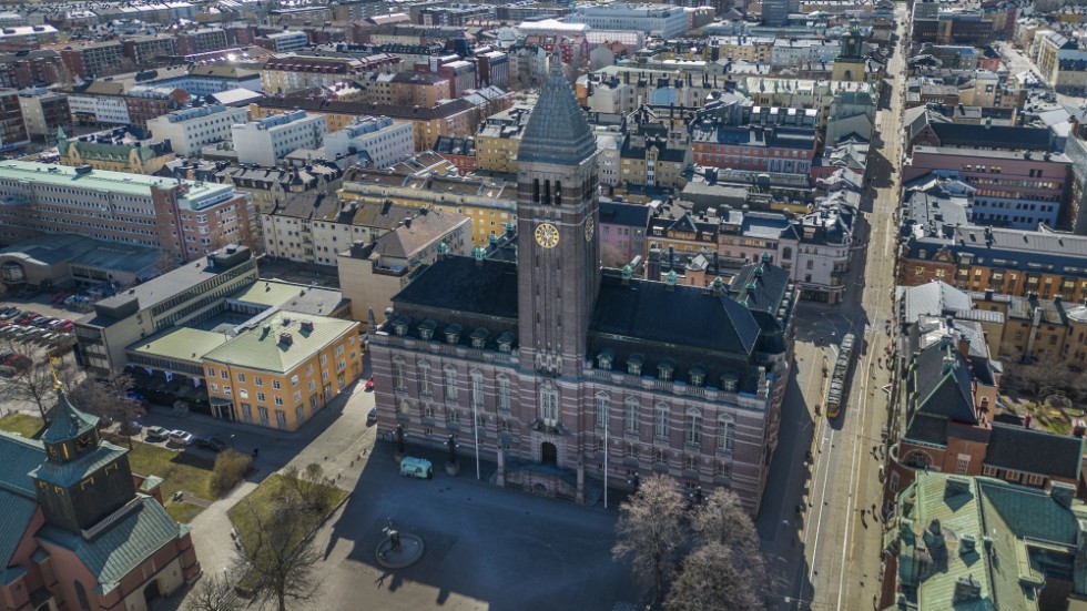 Norrköpings rådhus är överbefolkat anser debattören. Kommunalråd som har tagit "time out" och kommunalråd utan ansvarsområden; är det verkligen något som Norrköpingsborna behöver? 