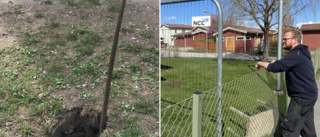 Frökens ben for ner i slukhål – förskolegård stängdes av i ett år
